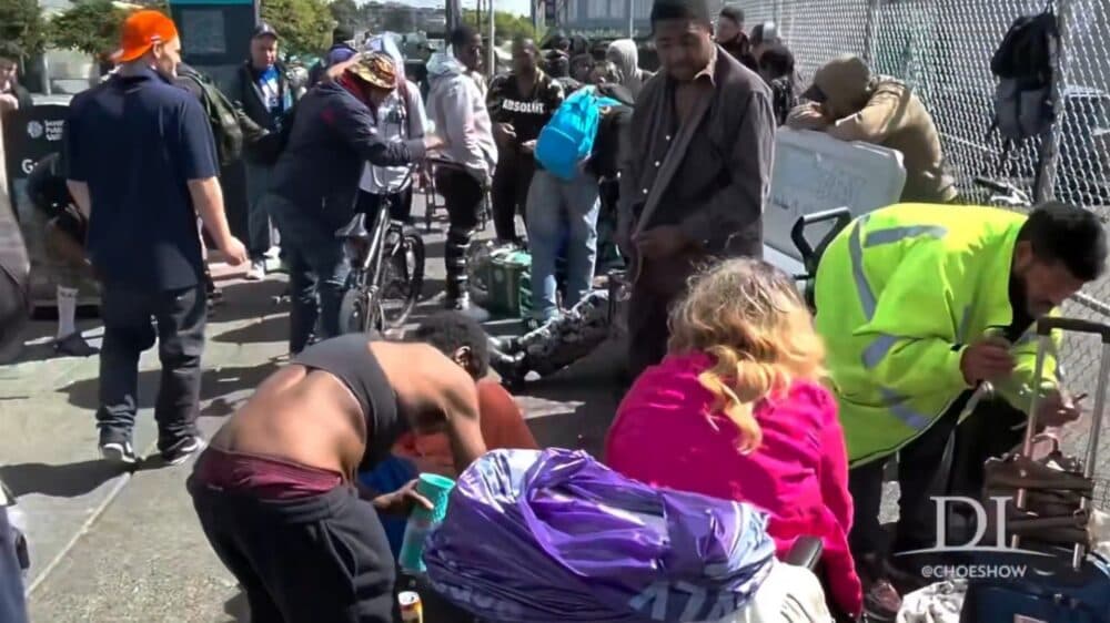 Children Seen Walking Through Drug-Infested Chinatown Corner